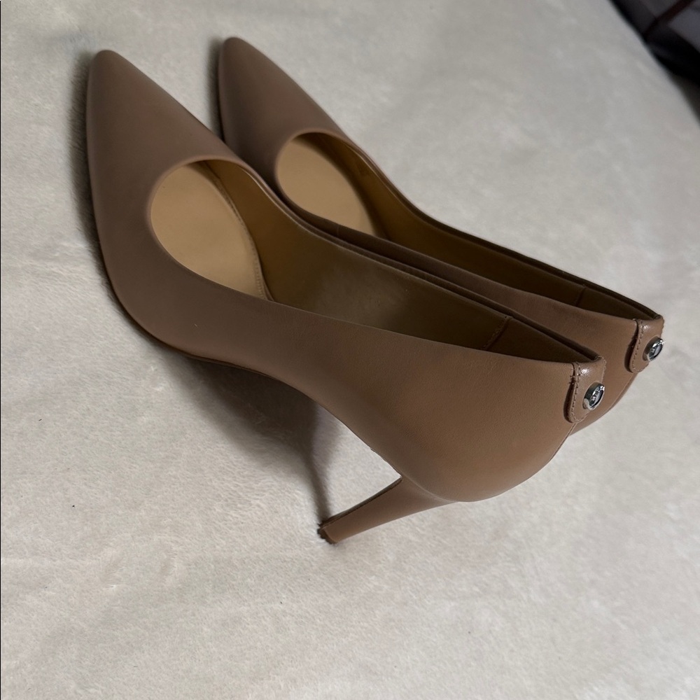 Michael Kors Women's Brown Heels - Picture 5 of 5